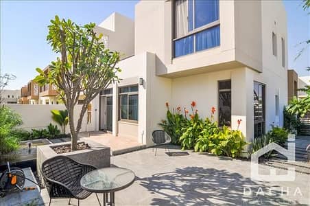 Furnished and Stunning Landscaped Garden. Corner Type 7 Furnished and Stunning Landscaped Garden. Corner Type 7