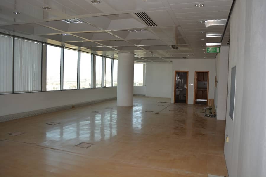 Superbly Office space with reduced rent. Hurry up!