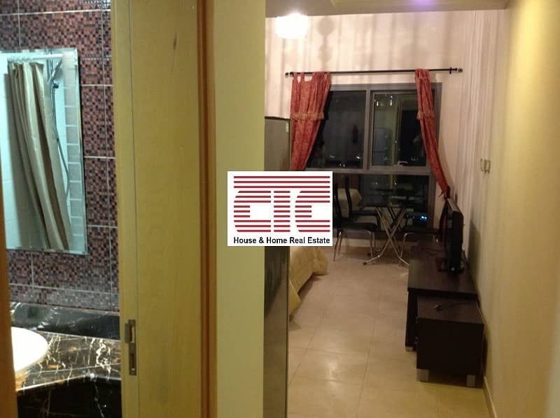 Clean Studio in Marina with all facilities in good condition.