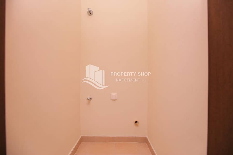 8 1-bedroom-apartment-al-reem-island-shams-abu-dhabi-gate-tower-3-laundry-area. JPG