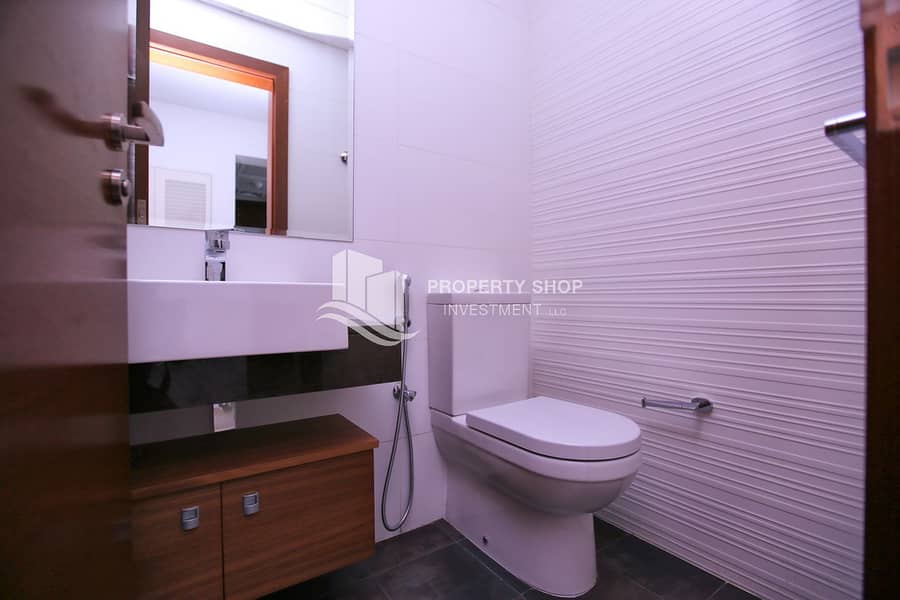 12 1-bedroom-apartment-al-reem-island-shams-abu-dhabi-gate-tower-3-powder-room. JPG