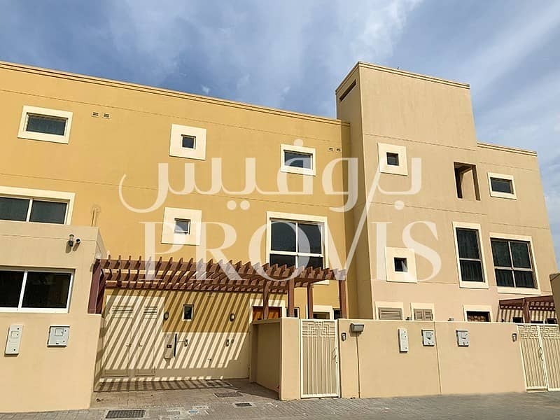 3 BR Townhouse! For Sale in Raha Garden