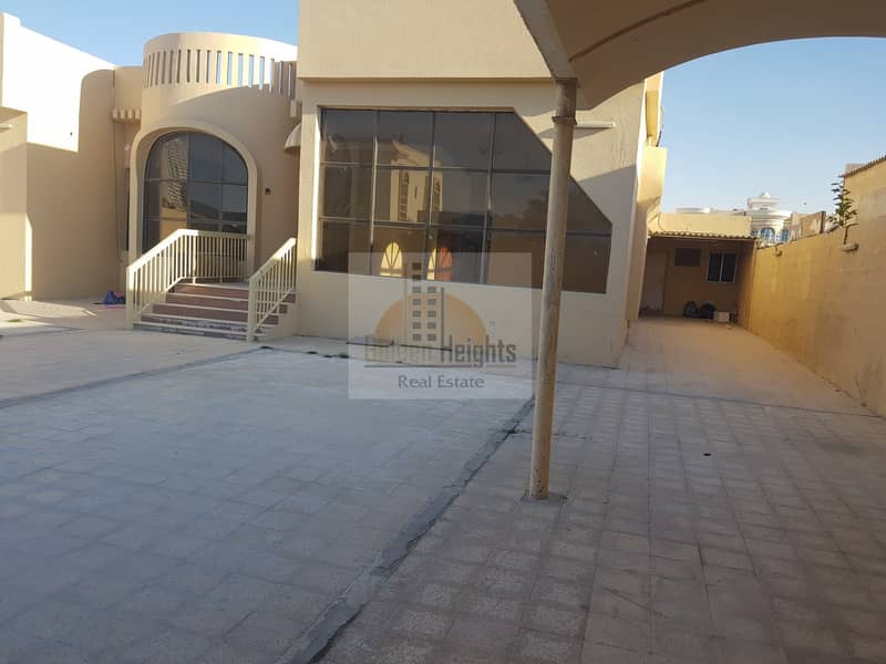 Huge 3Bhk Single Storey Villa Available in Mirgab Area Huge 3Bhk Single Storey Villa Available in Mirgab Area
