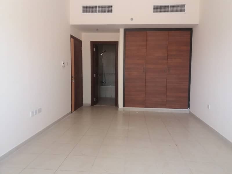 BEST DEAL SPACIOUS 3BHK CLOSE TO METRO WITH FREE GYM POOL COVERED PARKING KIDS PLAY AREA IN JUST 75K