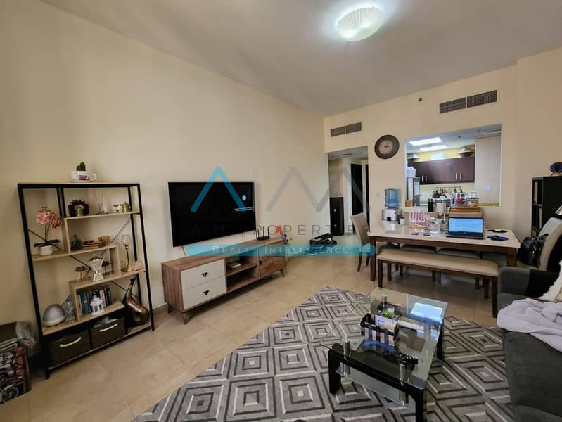 Chiller Free 2BHK For Sale On Higher Floor With Amazing View And Good Maintenance Chiller Free 2BHK For Sale On Higher Floor With Amazing View And Good Maintenance