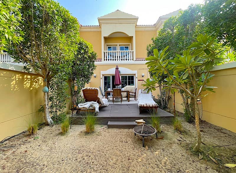 1 Bed Townhouse | Converted 2 Bed | Park Backing 1 Bed Townhouse | Converted 2 Bed | Park Backing