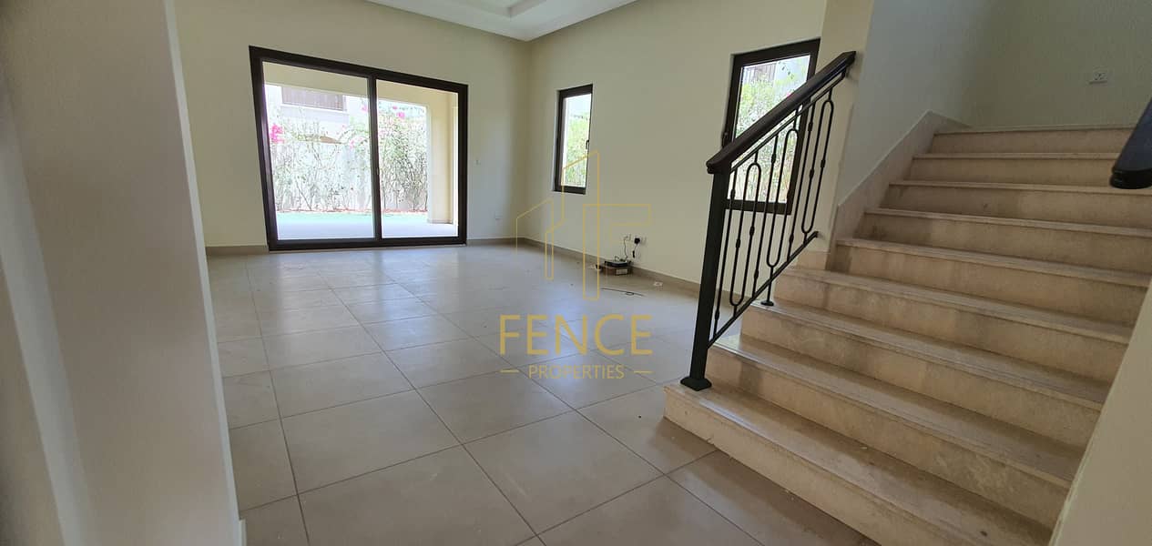 PERFECT FAMILY HOME | 5 BEDROOMS WITH MAIDS | VACANT | LANDSCAPED GARDEN PERFECT FAMILY HOME | 5 BEDROOMS WITH MAIDS | VACANT | LANDSCAPED GARDEN