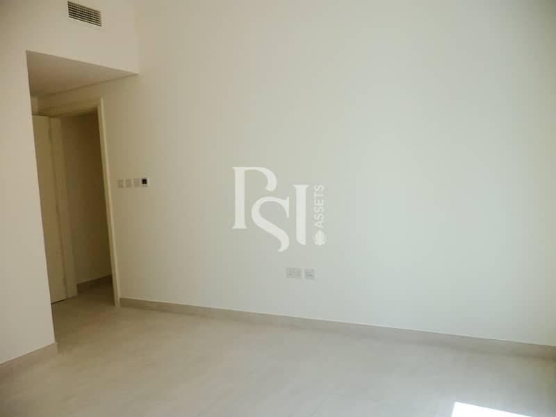5 the-bridges-shams-abu-dhabi-al-reem-island-bedroom (17). JPG