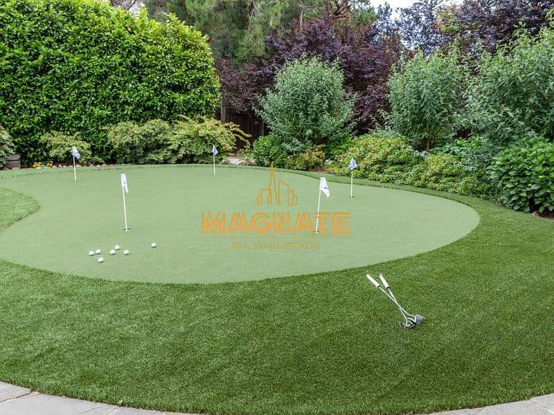 12 LIV LUX Golf Putting Green (2). jpg