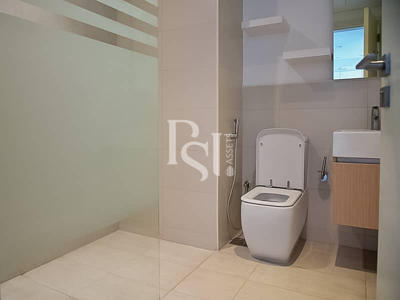6 the-bridges-shams-abu-dhabi-al-reem-island-bathroom (2). JPG