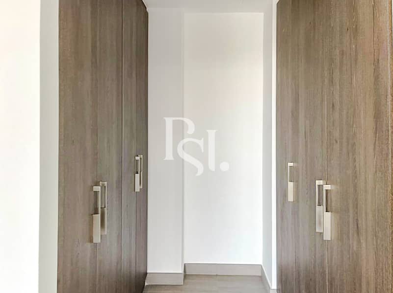 10 yas-acres-yas-island-abu-dhabi-closet (1). JPG