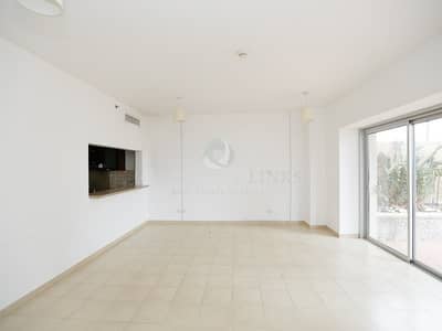 2BR w/ big balcony and jacuzzi in Marina Tower 2BR w/ big balcony and jacuzzi in Marina Tower
