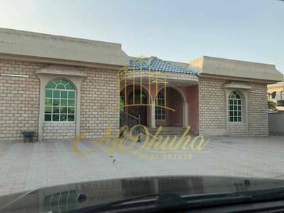 For sale, a villa in Al-Ramqa, a special location in Sharqa