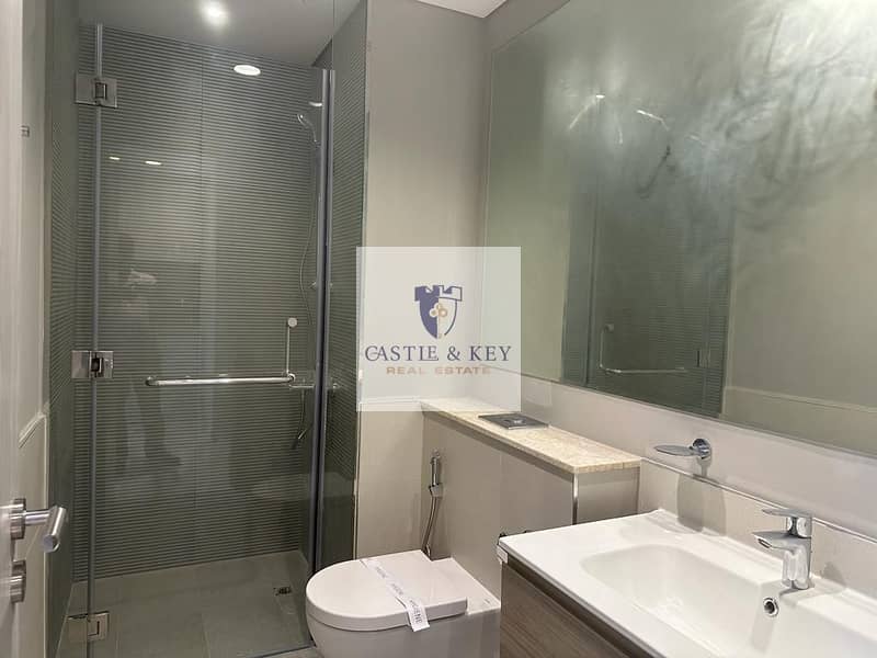6 Zada 2119 Bathroom. jpg