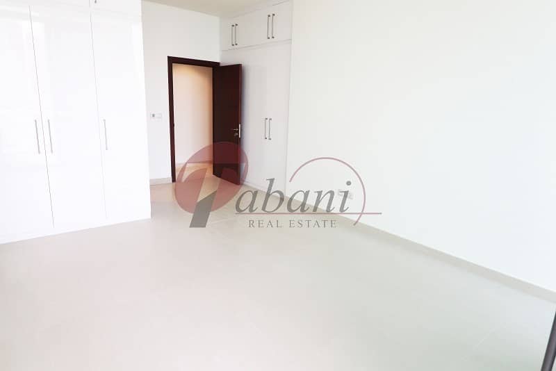 Splendid 4 Bed apartment with Burj view.