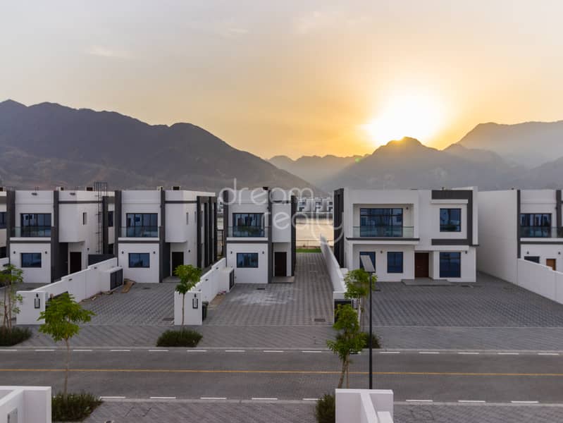 26 Al Dana Villas - Villa 121 - 4BR - Sajitha-27. jpg