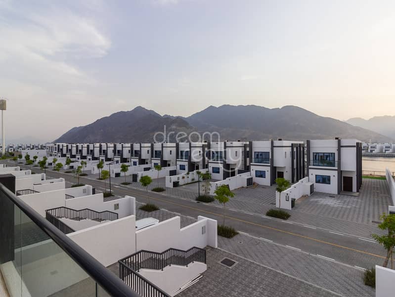27 Al Dana Villas - Villa 121 - 4BR - Sajitha-28. jpg