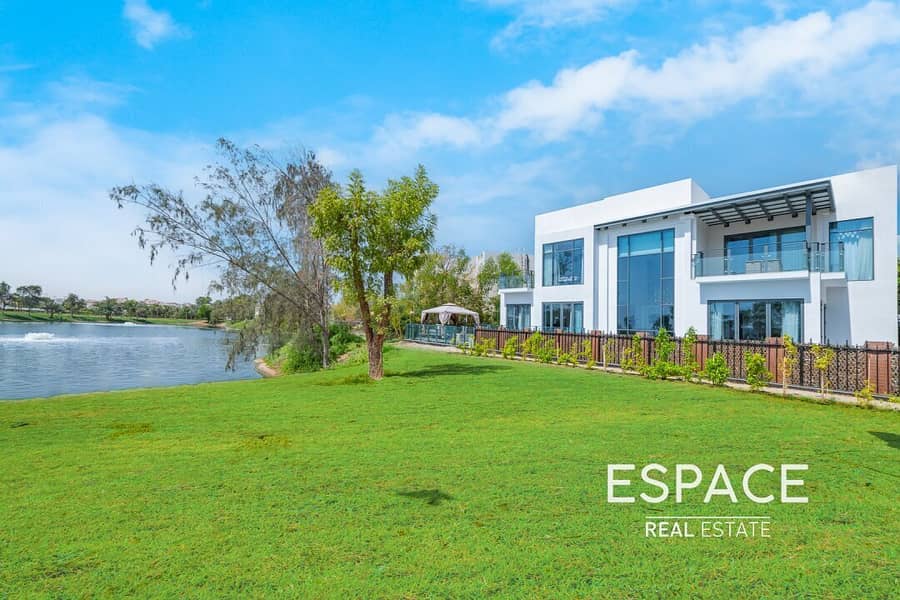 Luxury 6 Bed | Private Lift | Upgraded Luxury 6 Bed | Private Lift | Upgraded