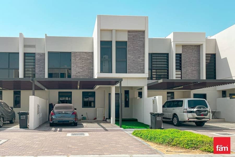 Vastu | 4 Beds+M | R2M1 | Vacant | Back to Back