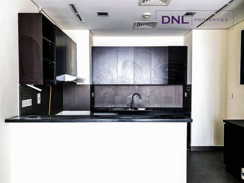 2 Prime Location | Huge Balcony | Near SZR