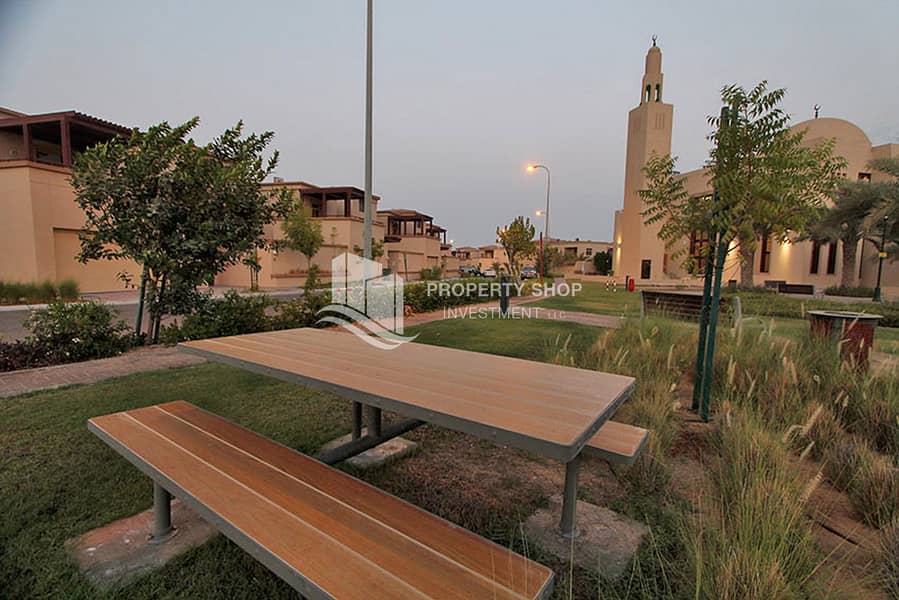 10 abu-dhabi-aldar-golf-gardens-community-park-1. JPG