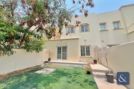 2 Bed Plus Study | Close To Pool | Vacant