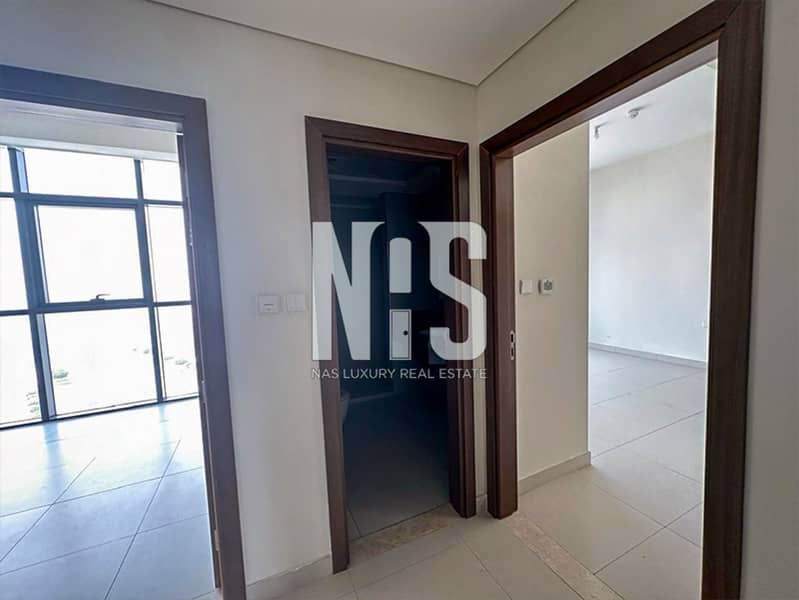 Spacious 3 Bedrooms Apartment | Canal view | Corner unit