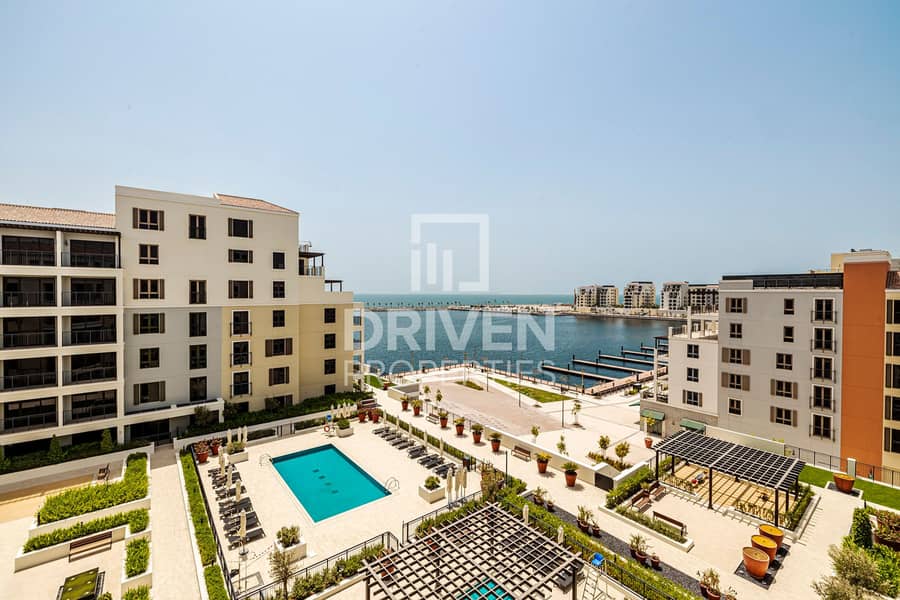 Spacious Apt | Corner Unit | Marina View