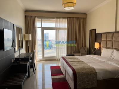 Furnished | Vacant | Mid Floor