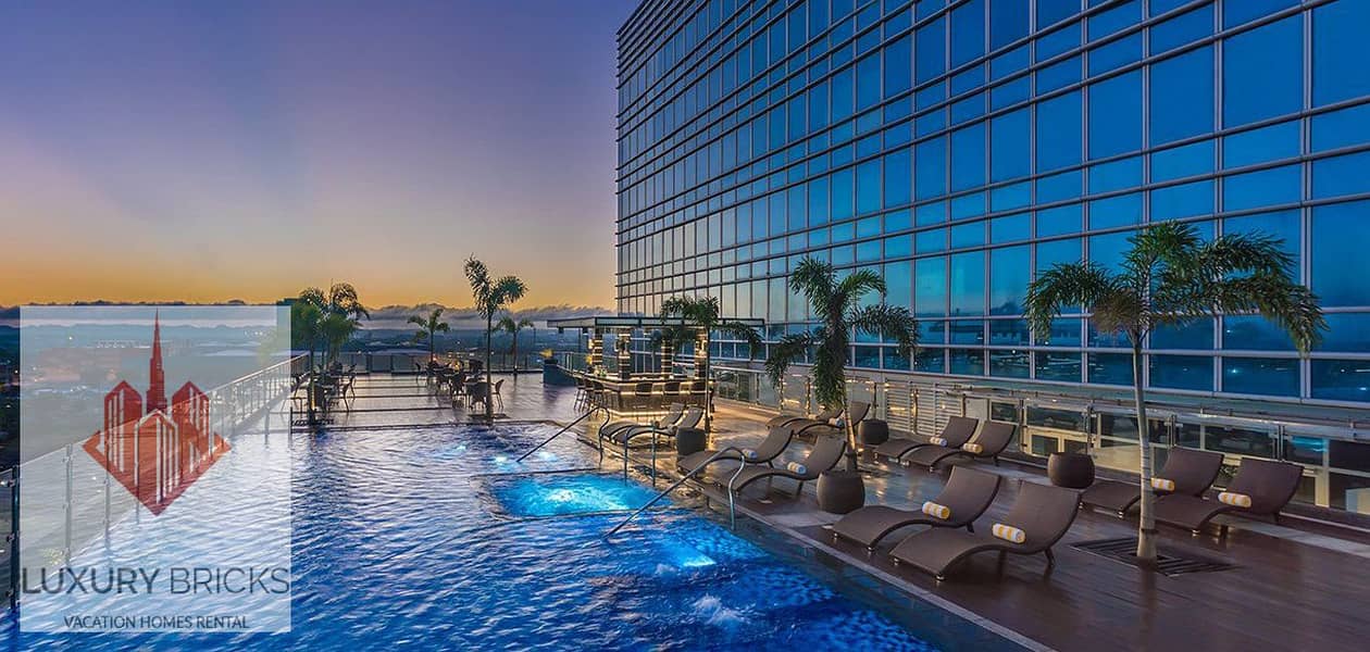 8 facilities-pool-0001. jpg