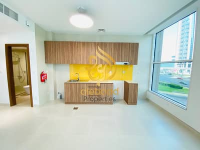 Outclass Studio | Nearby Metro | SZR  View