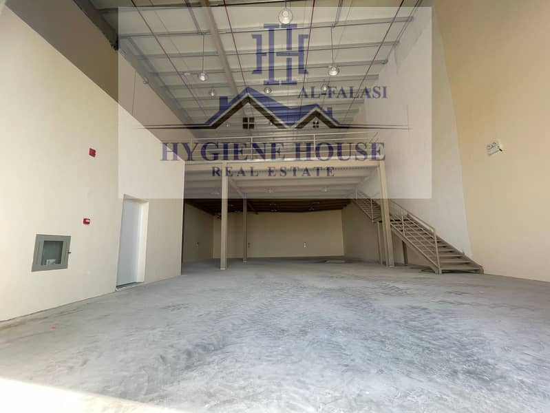 Warehouses for rent in Umm Al Quwain, 5,000 square feet and 3,000