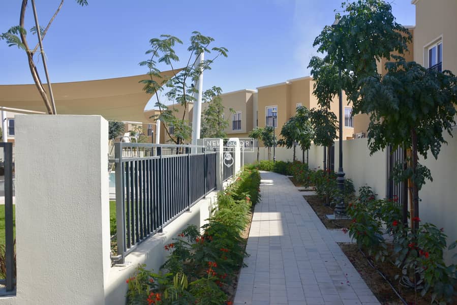 6 Facing Park & Pool | 3bed+maid | Villanova