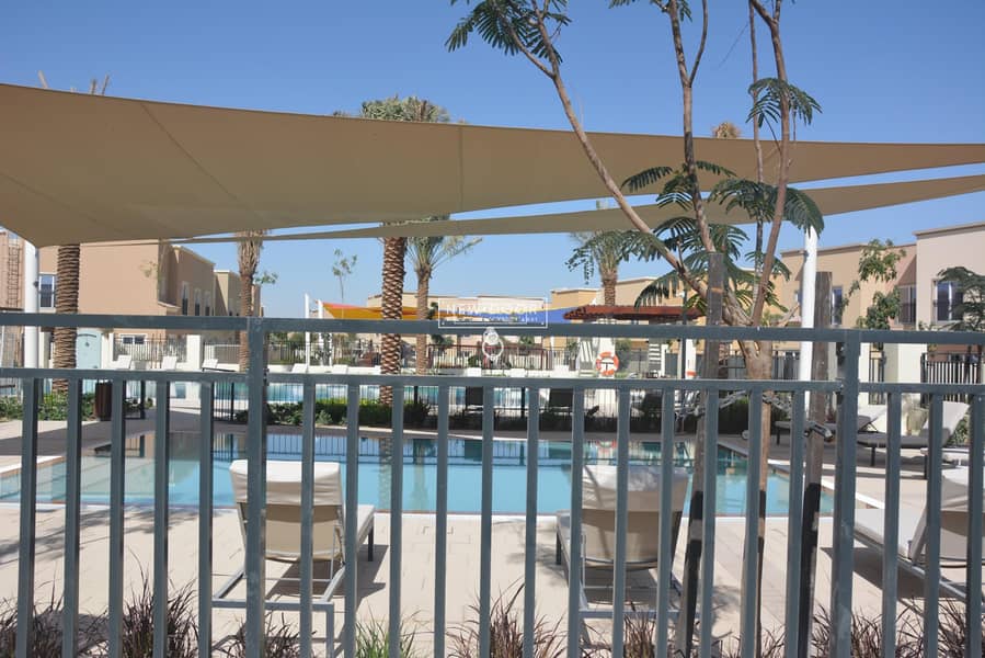 9 Facing Park & Pool | 3bed+maid | Villanova