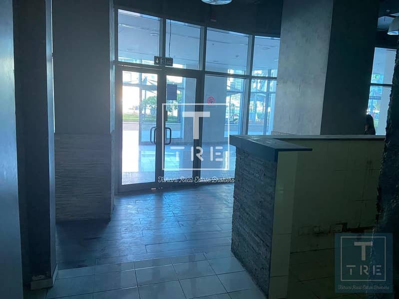 2 Amaizing shop 2 floors plus terrace available in marina walk