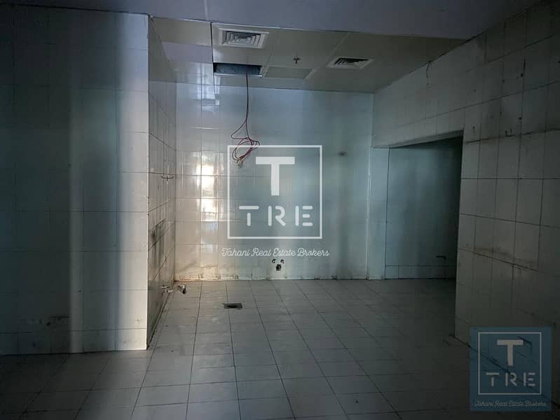 5 Amaizing shop 2 floors plus terrace available in marina walk