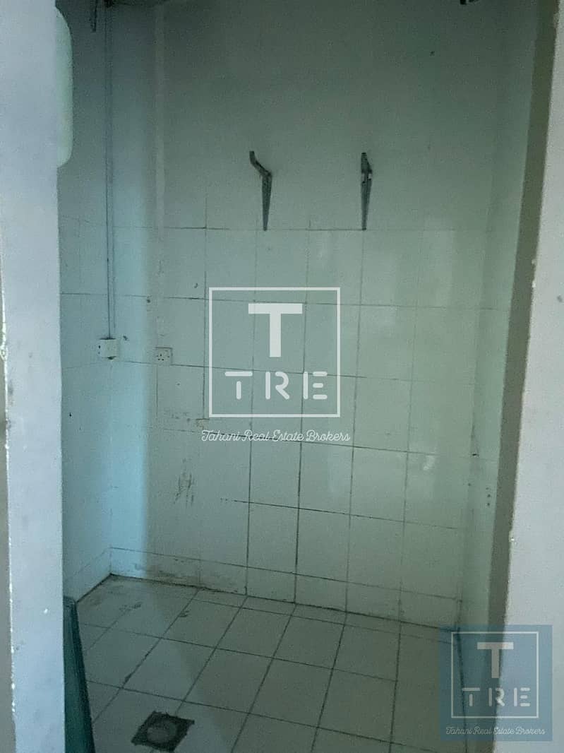 6 Amaizing shop 2 floors plus terrace available in marina walk