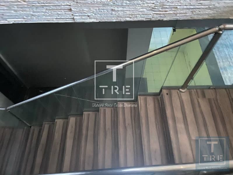 8 Amaizing shop 2 floors plus terrace available in marina walk