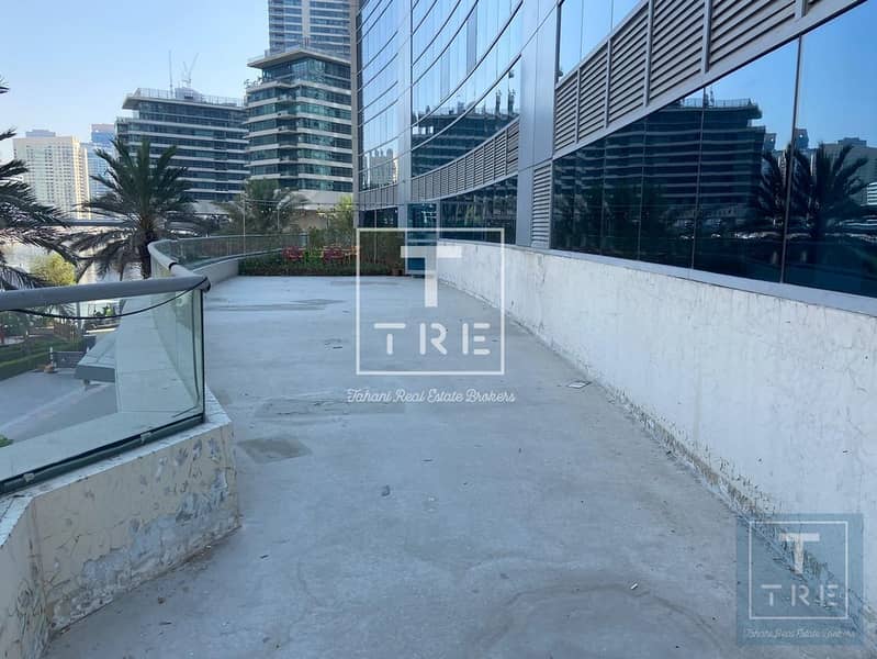 13 Amaizing shop 2 floors plus terrace available in marina walk