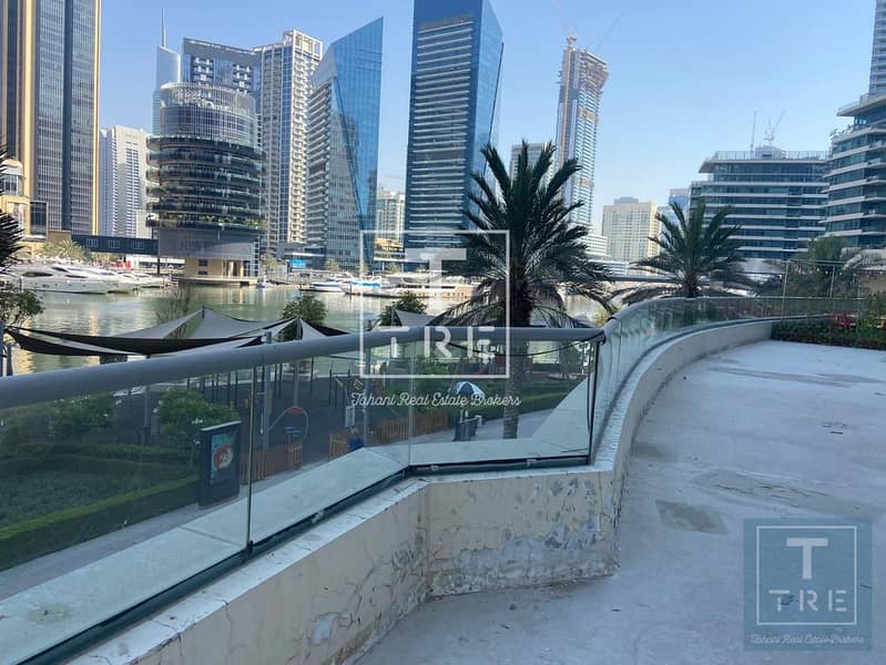 14 Amaizing shop 2 floors plus terrace available in marina walk