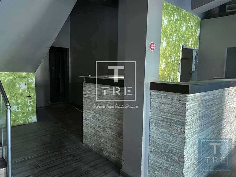 16 Amaizing shop 2 floors plus terrace available in marina walk