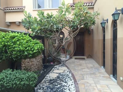 Beautiful Landscaped Townhouse Ready To Go Beautiful Landscaped Townhouse Ready To Go
