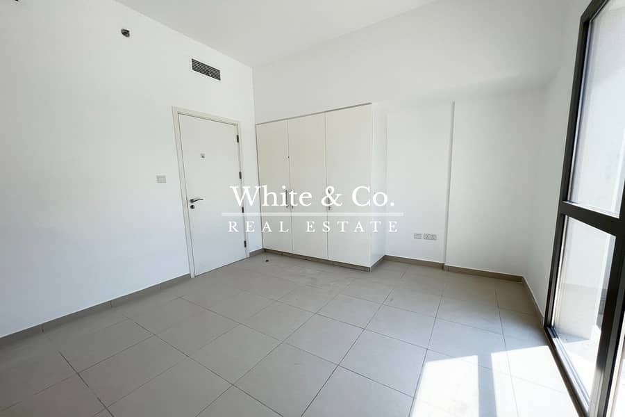 Vacant | Spacious | Stunning Pool View Vacant | Spacious | Stunning Pool View