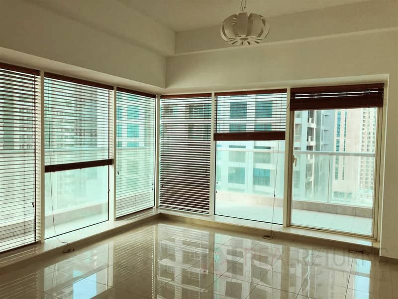 Spacious 2 Bed Apartment With Marina View [AA]