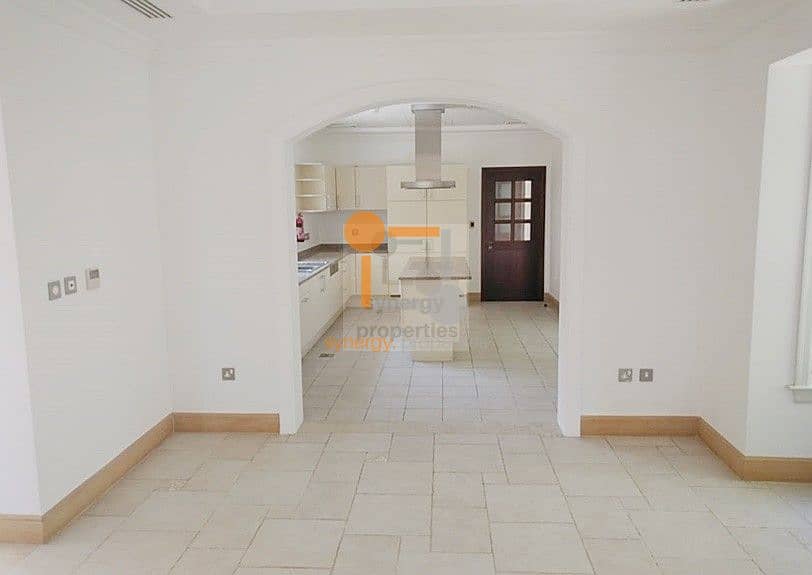 4 Huge Plot | Gorgeous 5 bed Villa in JGE|