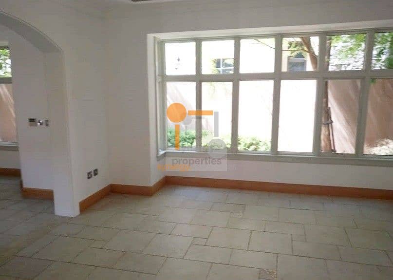 9 Huge Plot | Gorgeous 5 bed Villa in JGE|