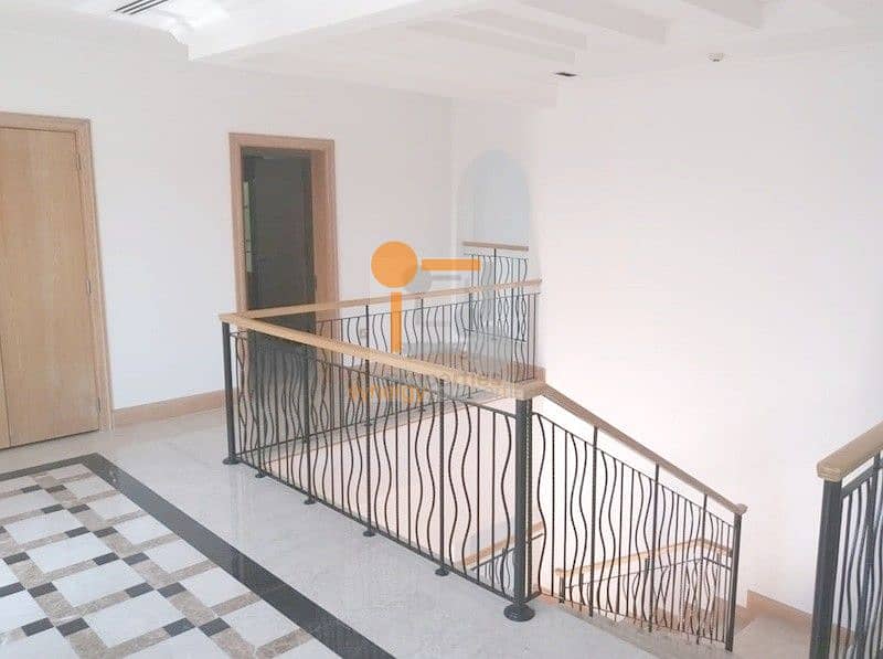 11 Huge Plot | Gorgeous 5 bed Villa in JGE|