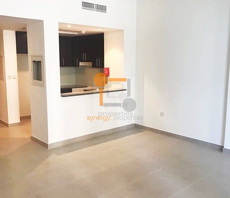 Spacious Studio with partial Canal view