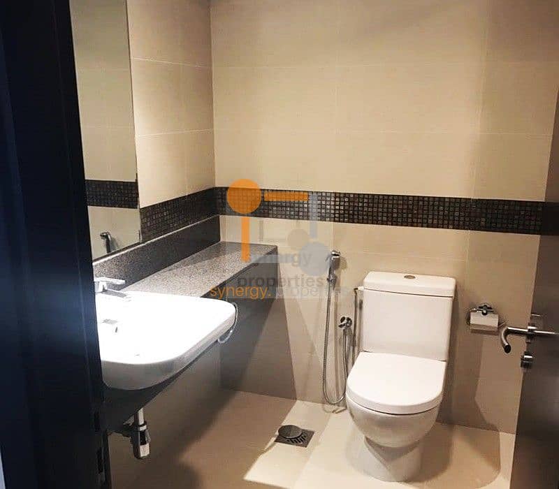 2 Spacious Studio with partial Canal view