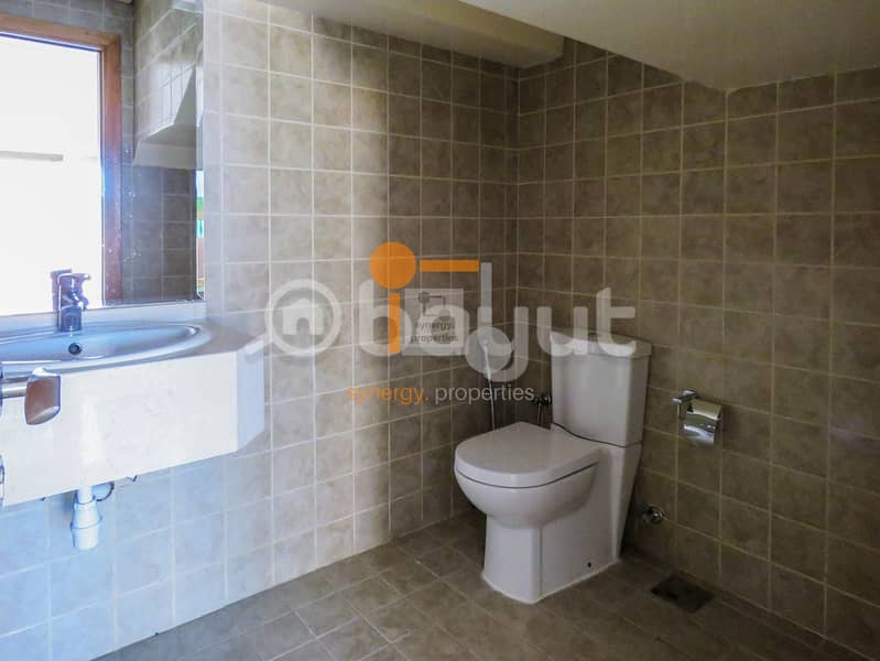 4 6.5% ROI | Well Maintained townhouse in JVC |